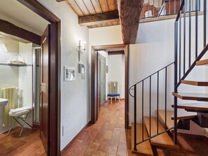 1 bedroom, bed sheets - Enticing Apartment in Sandigliano With Garden (Sandigliano)