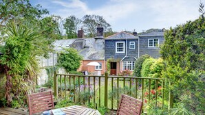 Unclassified image, 2 of 16, button - Charming Holiday Home With Lovely Garden (Torpoint)