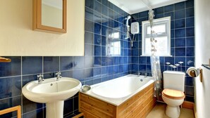 Unclassified image, 5 of 16, button - Charming Holiday Home With Lovely Garden (Torpoint)