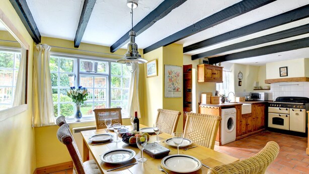 Unclassified image, 1 of 16, button - Charming Holiday Home With Lovely Garden (Torpoint)