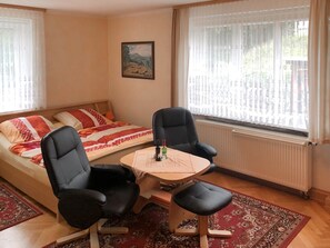 Apartment | Living room - Comfort Near Oberwiesenthal (Lengefeld)