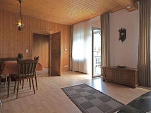 Apartment | Dining