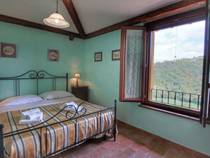 Cottage | 2 bedrooms, individually furnished, bed sheets - Pet-friendly Cottage With Pool (Bettona)