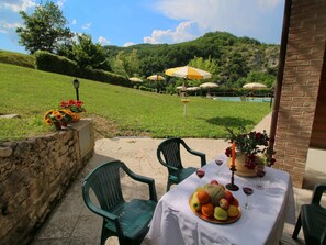 Cottage | Balcony - Apartment in Marche With Pool & Terrace (Apecchio)