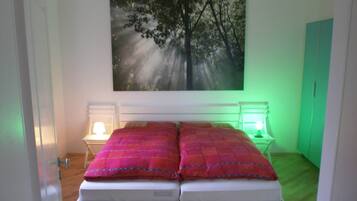 Apartment | 1 bedroom, travel crib