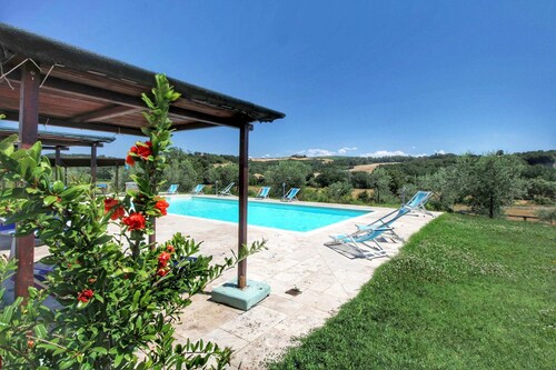Farmhouse in Tuscany With Pool & Scenic Views