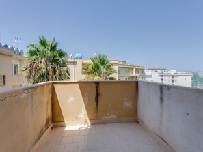 House | Balcony