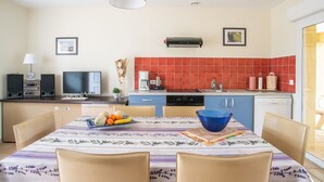 Dining - Alluring Holiday Home in Largentière With Swimming Pool (Largentiere)