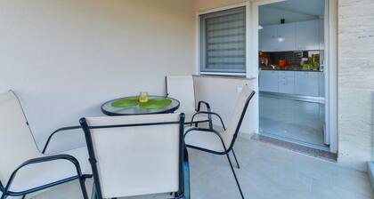 Modern Apartment in Vir With Balcony