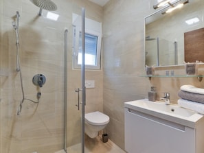 Shower, towels - Modern Apartment in Vir With Balcony (Vir)