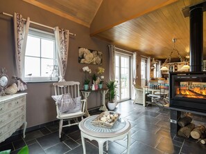 House | Living room - Holiday Home in Vodelee With Nature Views (Doische)