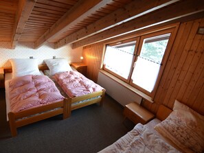 House | 4 bedrooms, individually furnished, bed sheets - Relaxing Holiday Home in Deilingen With Terrace (Deilingen)