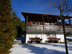 Exterior - Relaxing Holiday Home in Deilingen With Terrace (Deilingen)