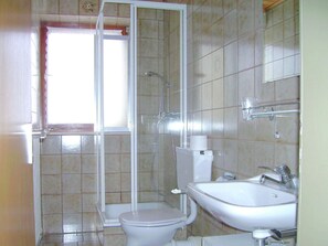 Apartment | Bathroom
