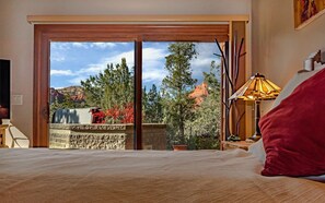 4 bedrooms, iron/ironing board, free WiFi, bed sheets - Beautiful Luxury Home. Monthly Rental with Amazing Views! Superb Location! (Sedona)