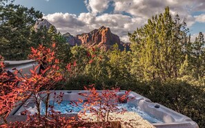 Outdoor spa tub - Beautiful Luxury Home. Monthly Rental with Amazing Views! Superb Location! (Sedona)