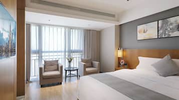 Habitación Deluxe doble | Escritorio, espacio para trabajar con un portátil, cortinas opacas