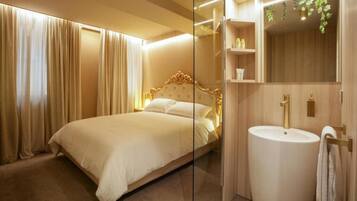1 bedroom, desk, laptop workspace, blackout drapes