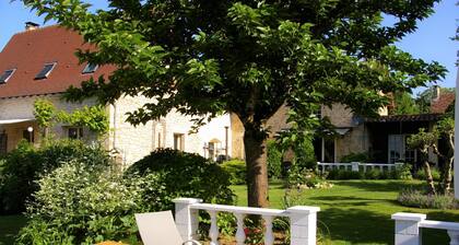 Maison avec piscine privée et tres beau jardin