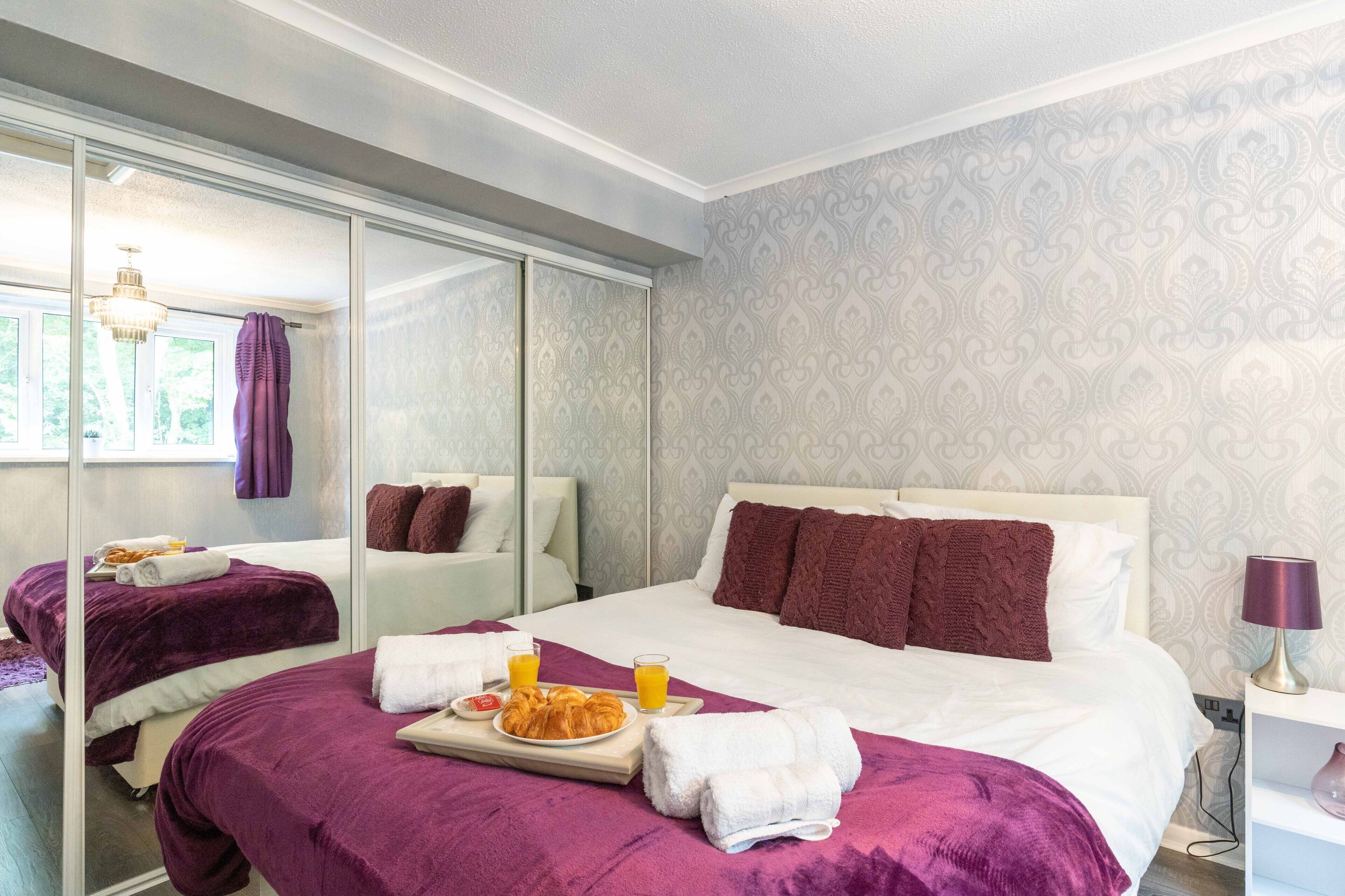 3 bedrooms, iron/ironing board, free WiFi, bed sheets