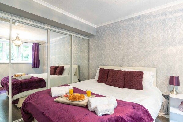 3 bedrooms, iron/ironing board, free WiFi, bed sheets