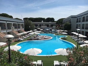 Apartment | Pool | Outdoor pool