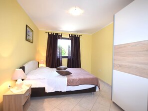 House | 1 bedroom, bed sheets