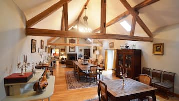 Cottage | Dining