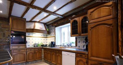 Family House with Large Garden & Games Room near Bambois Lake