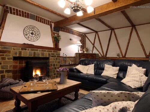 Family House with Large Garden & Games Room near Bambois Lake