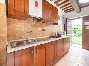 House | Private kitchen | High chair - Pet-friendly Farmhouse (Città di Castello)