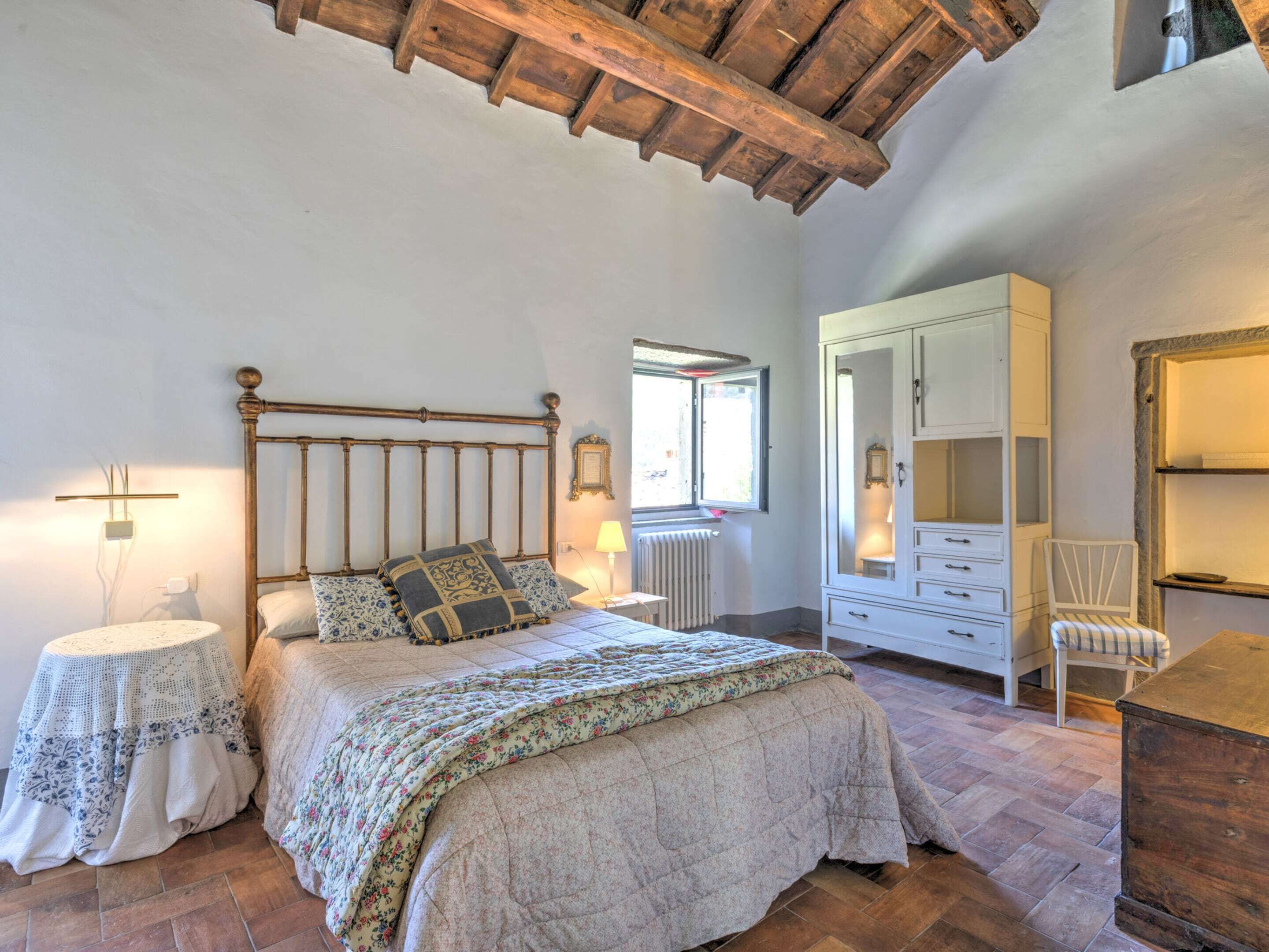 House | 3 bedrooms, individually furnished, bed sheets