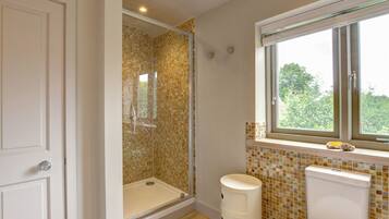 Bathtub, hair dryer, towels