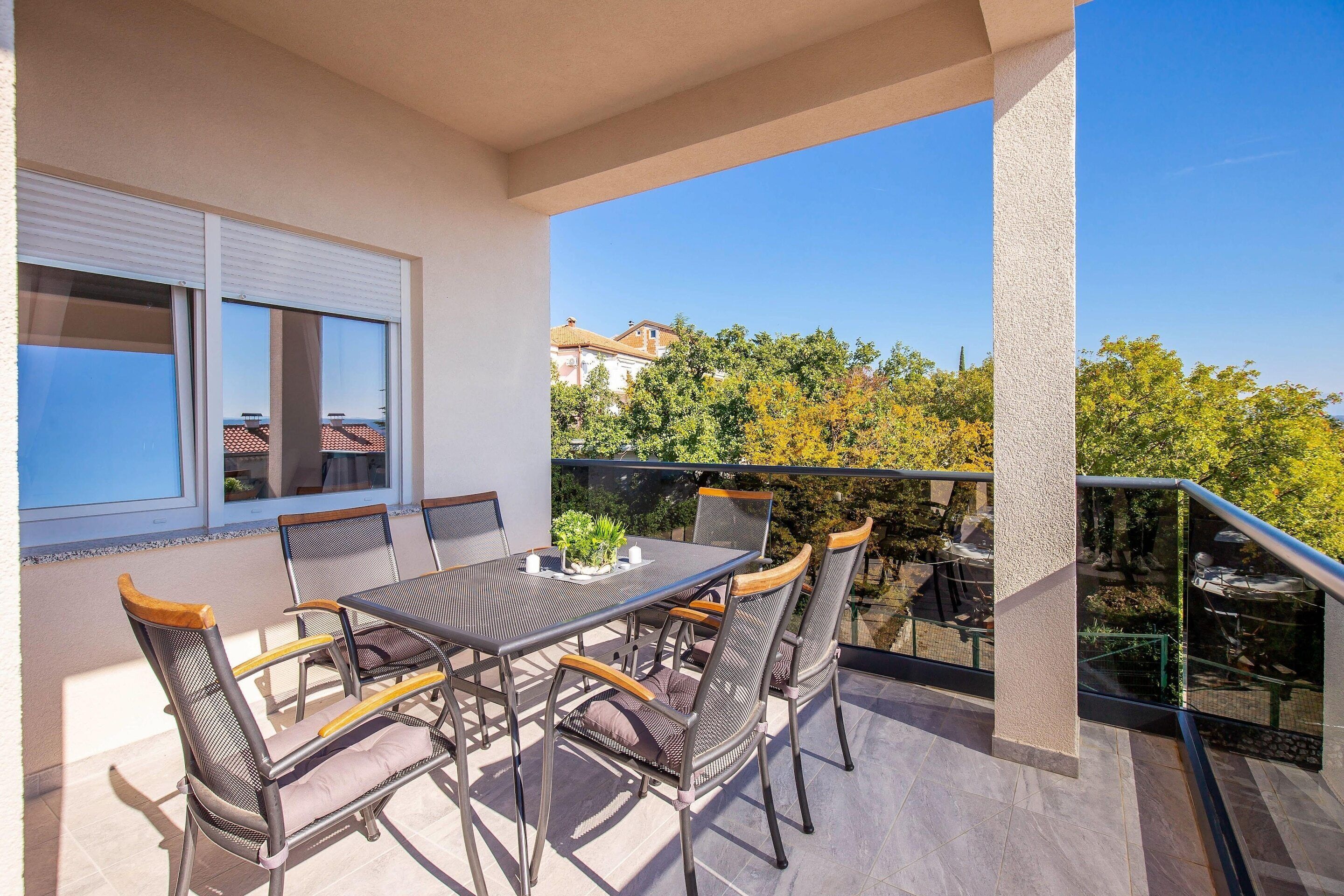 Villa | Balcony