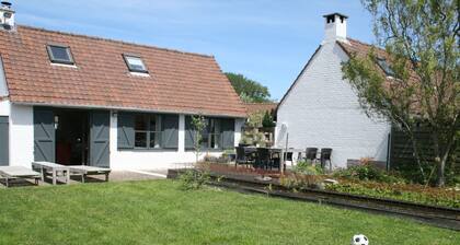 Cosy Cottage in De Panne With Garden