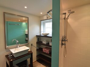 Cottage | Bathroom | Shower - Cosy Cottage in De Panne With Garden (De Panne)