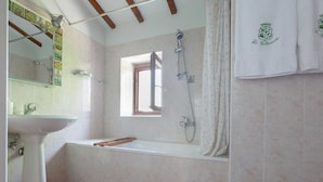 Unclassified image, 5 of 37, button - Sprawling Villa in Tredozio With Swimming Pool (Tredozio)
