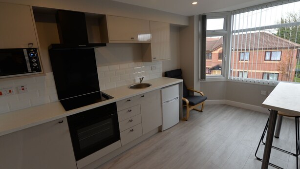 Private kitchen - Cosy Apartment in Coventry Near Coventry Market (Coventry)
