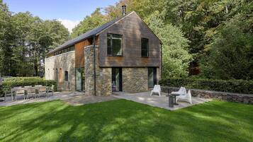 House | Bahagian luar