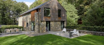 Jalhay Pondside Forest Home