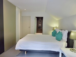 Casa | 4 quartos, individualmente mobiliados, roupa de cama