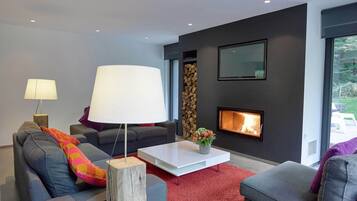 House | Ruang tamu | Pemain DVD