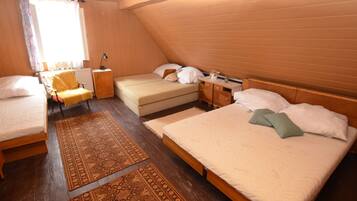 House | 5 bedrooms, bed sheets