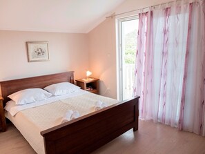 Casa | 10 dormitorios, mobiliario individual, tabla de planchar con plancha