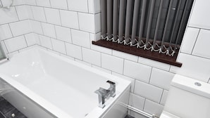 Maison | Salle de bain | Ensemble douche/baignoire, serviettes fournies