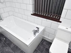 House | Bathroom - Spacious Holiday Home in Coventry near Coventry University (Coventry)