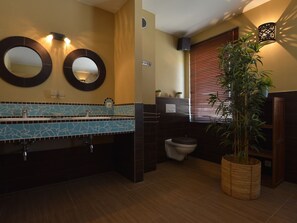 Apartment | Bathroom