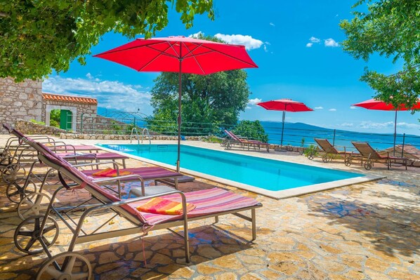 Indoor pool, outdoor pool - Apartment Crikvenica Near Sandy Beach (Crikvenica)