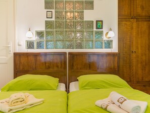Villa | 4 bedrooms, individually furnished, iron/ironing board, bed sheets