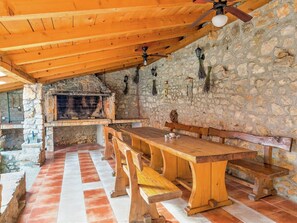 Villa | Dining